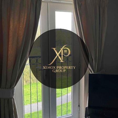 Peaceful 3 Bedroom Flat With A View Near Hospitals-Free Parking Ньюкасл-андер-Лайм Екстер'єр фото