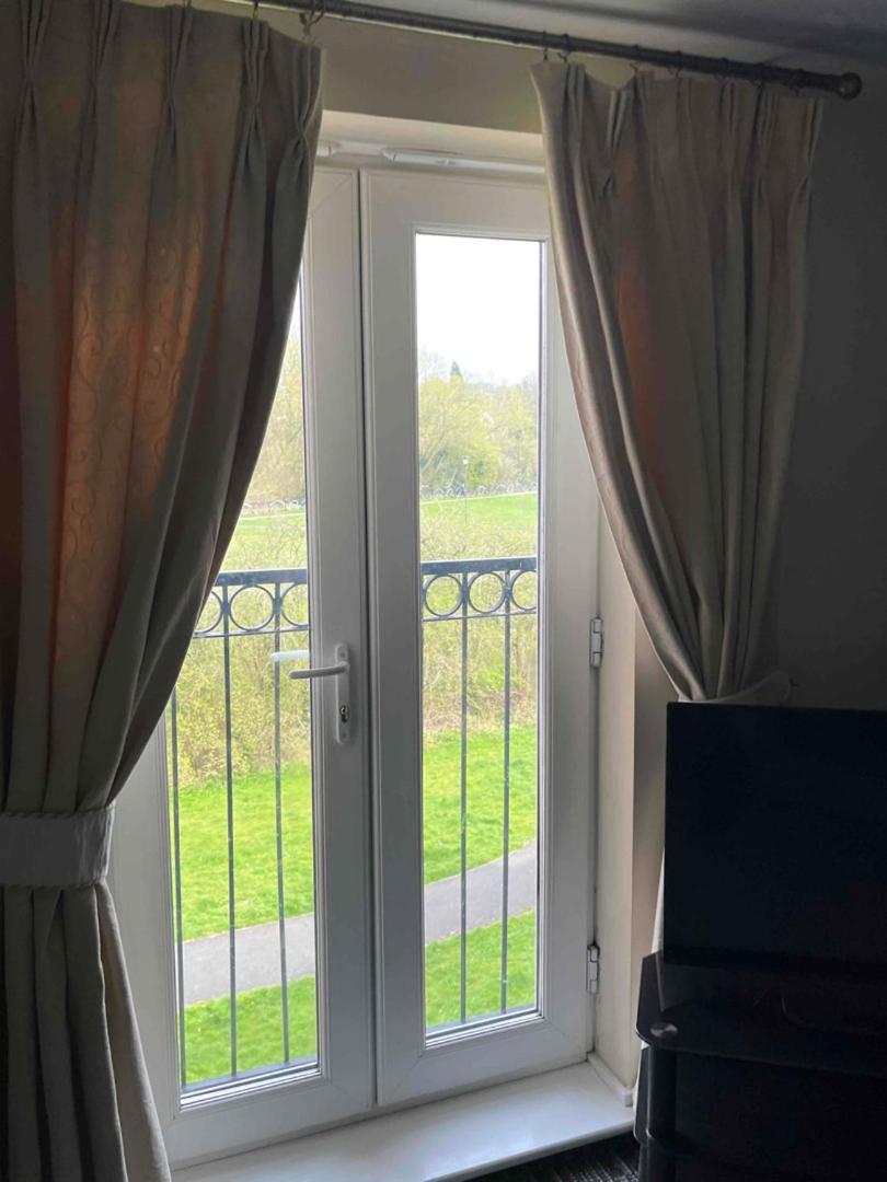 Peaceful 3 Bedroom Flat With A View Near Hospitals-Free Parking Ньюкасл-андер-Лайм Екстер'єр фото